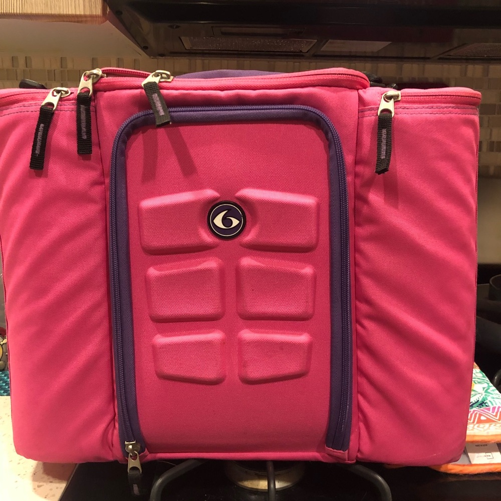 Six Pack Fitness meal prep bag